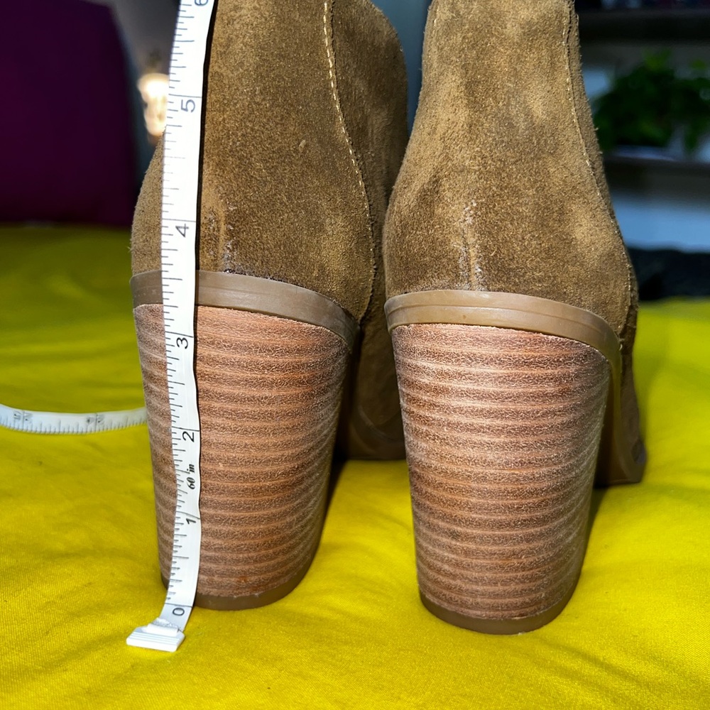 Cute booties 🤎💛 - Picture 9 of 16